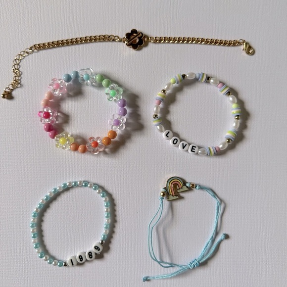 Taylor Swift 1989 5 bracelet bundle - Picture 2 of 7